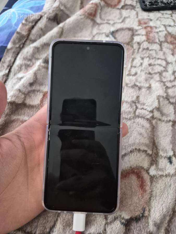 Samsung Galaxy Z flip 3 - nuotraukos Nr. 3