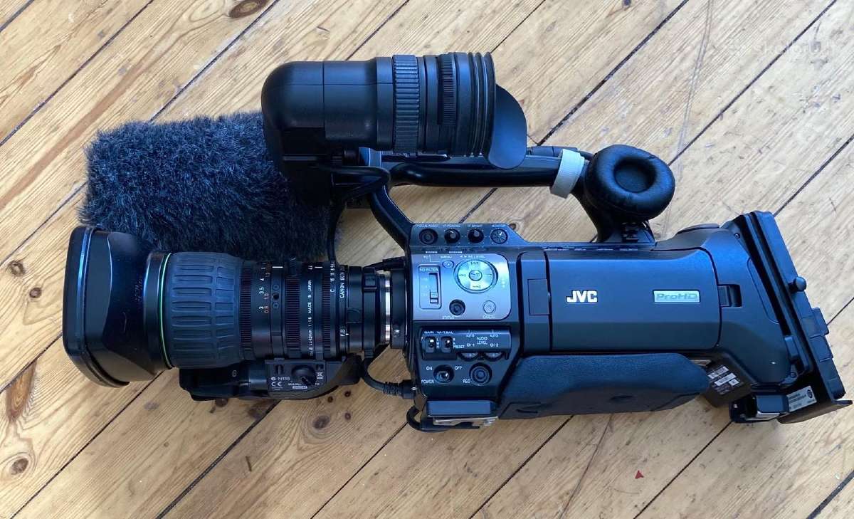 JVC Gy-hm700 kamkorderis (profesionalus)