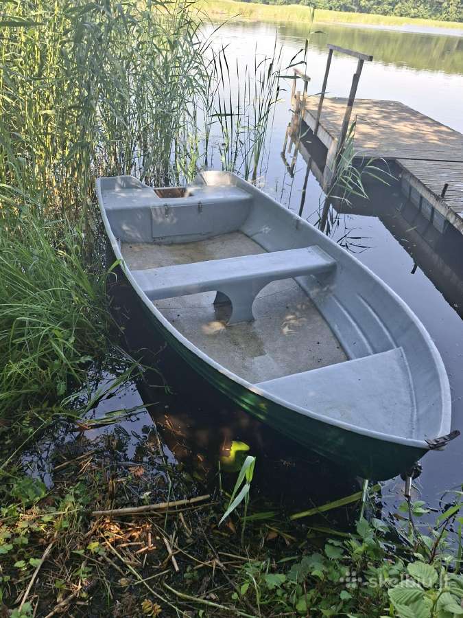 Plastikinė valtis