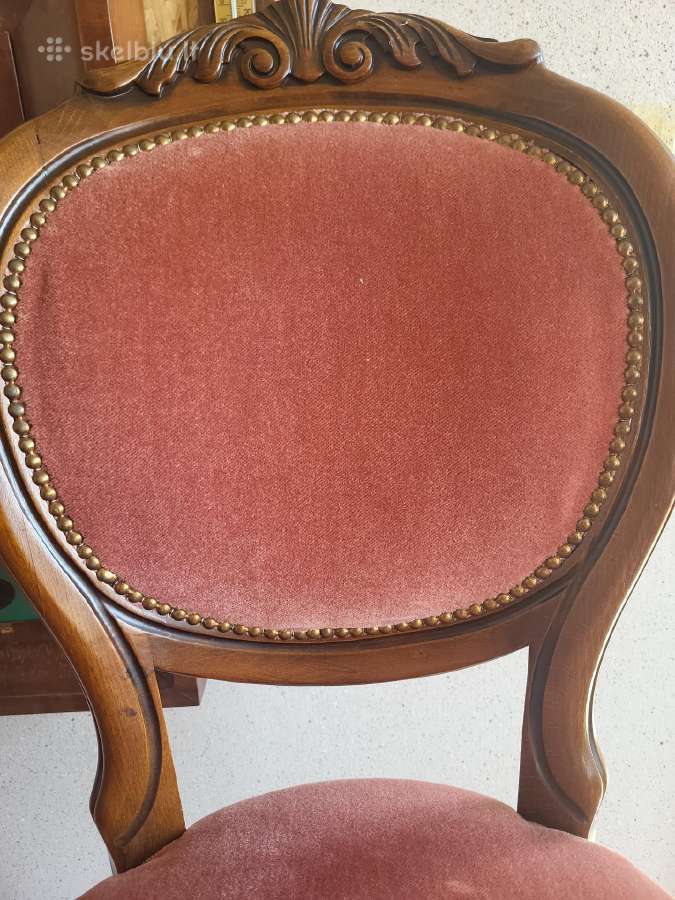 Elegantiškos kėdės su raižytais akcentais - nuotraukos Nr. 2