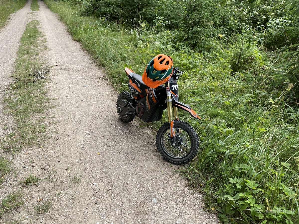 Parduodu patobulintą vaikišką elektrinį motociklą