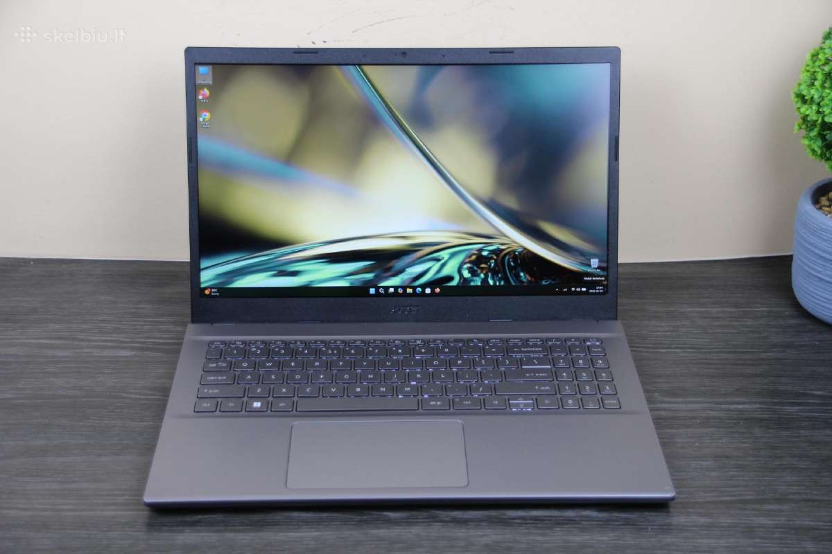 Acer i5-12gen 512gb SSD fullhd sviec klaviatura