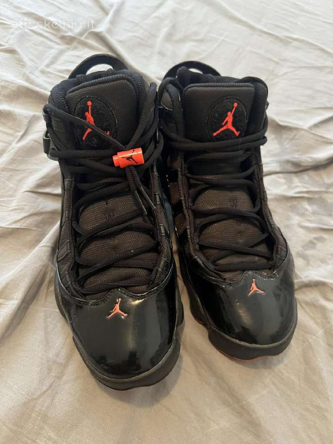 Кроссовки Jordan