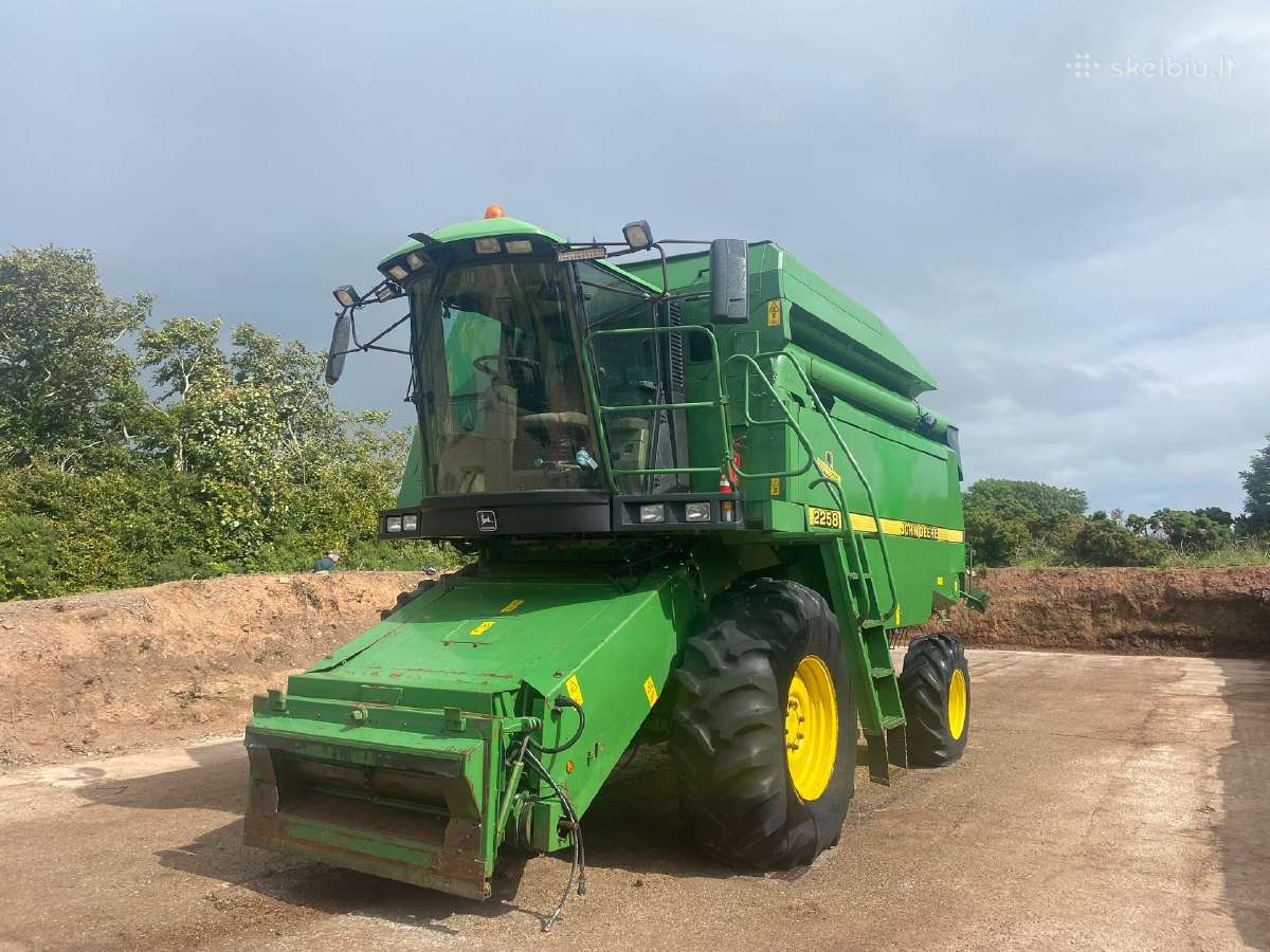 John Deere 2258 Hillmaster