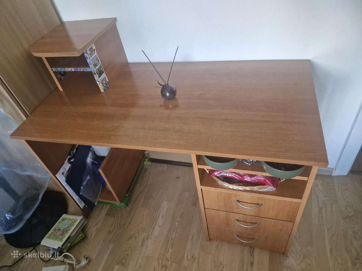 Naudotas rašomasis stalas