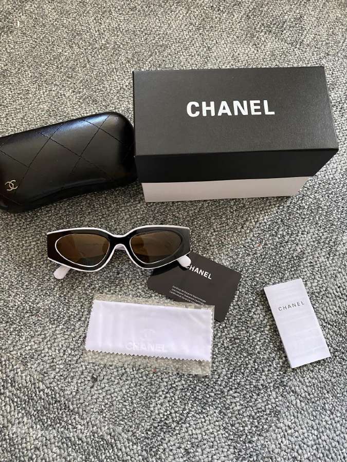 Chanel akiniai