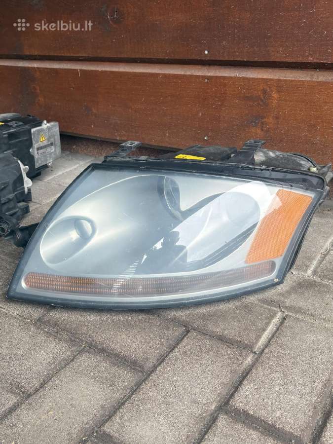 Audi TT mk1 Xenon žibintai