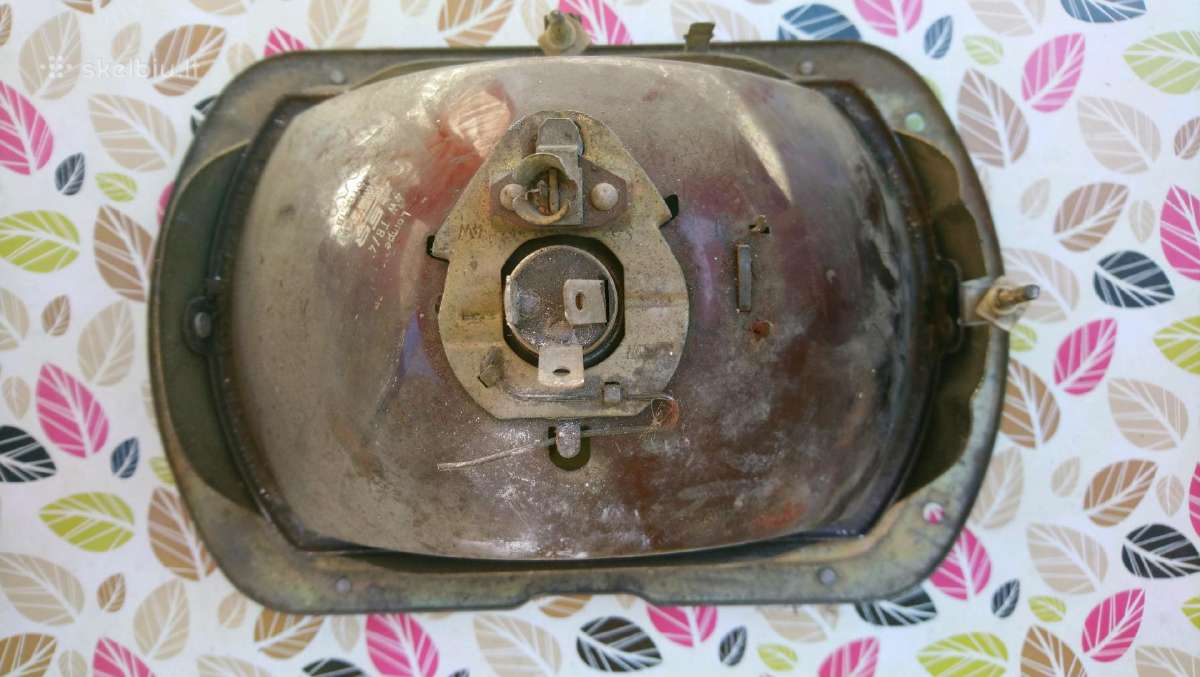 Sovietinio automobilio priekinė lempa - nuotraukos Nr. 2