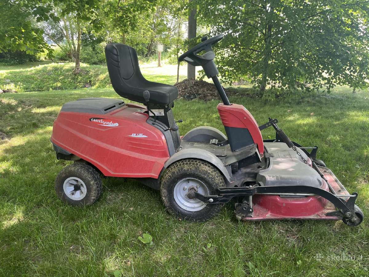 Žolės traktoriukas-raideris Castelgarden Xm 130