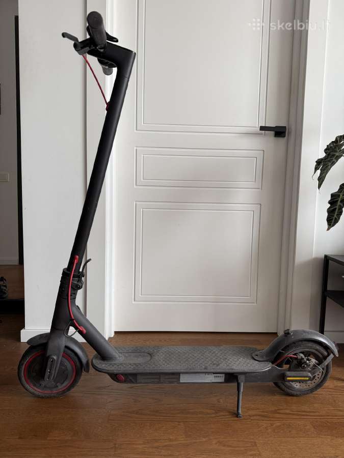 Xiaomi Mi Electric Scooter Pro