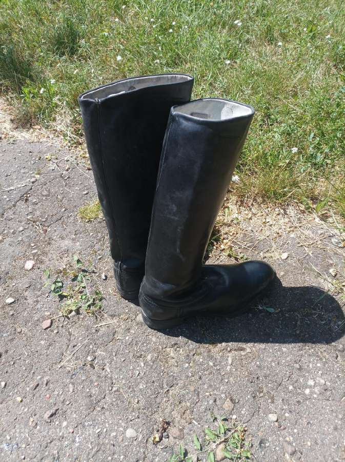 Karininkų batai. Sssp.