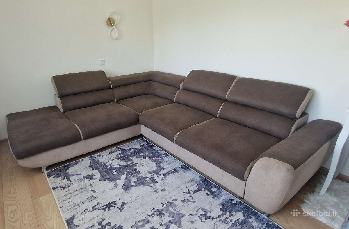Naudota kampinė sofa su miegama dalimi