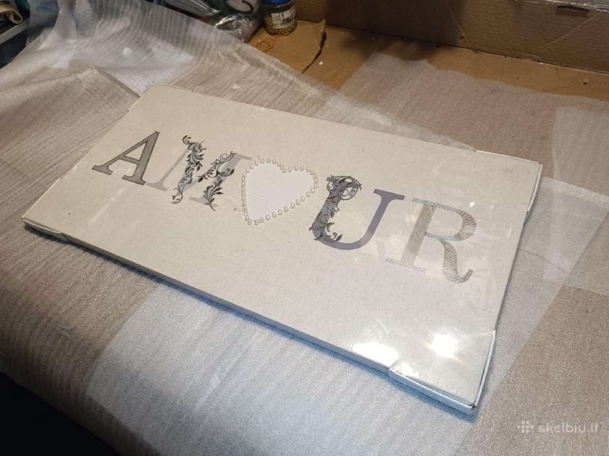 Minimalistinis paveikslas meilei "Amour", drobė