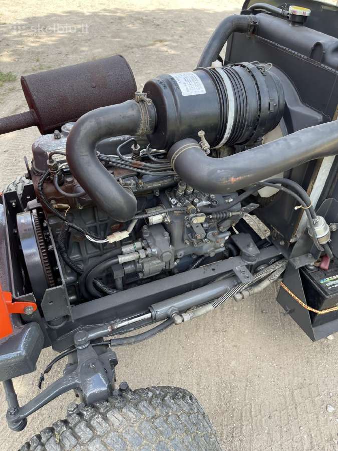 Sodo traktoriukas Kubota F3560 4x4 - nuotraukos Nr. 9