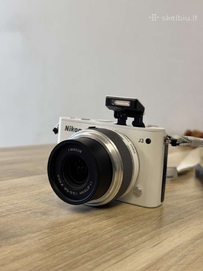 Nikon J3