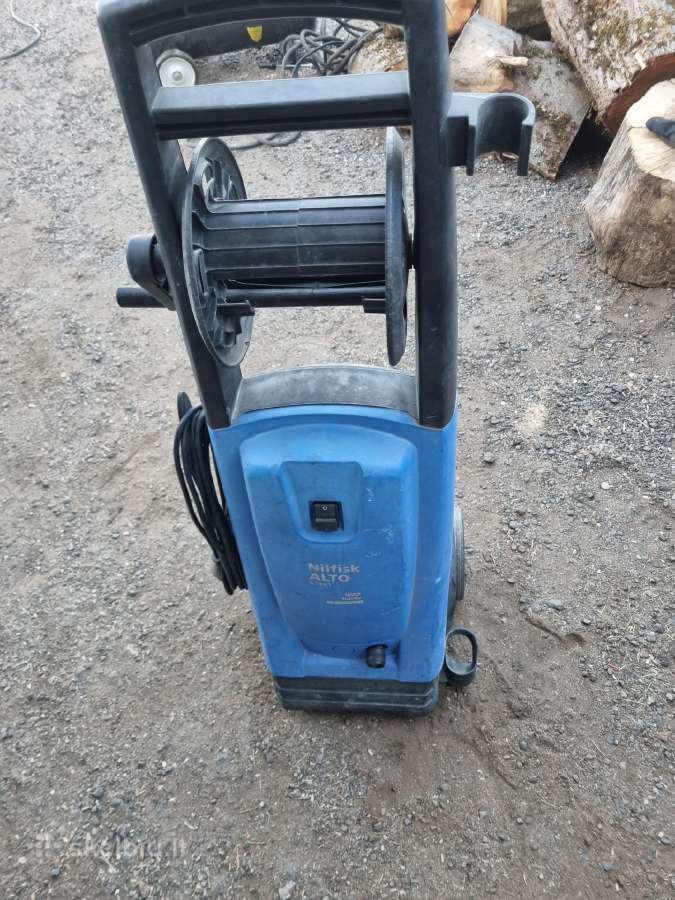 Parduodama auksto slegio plovykla Nilfisk Alto.