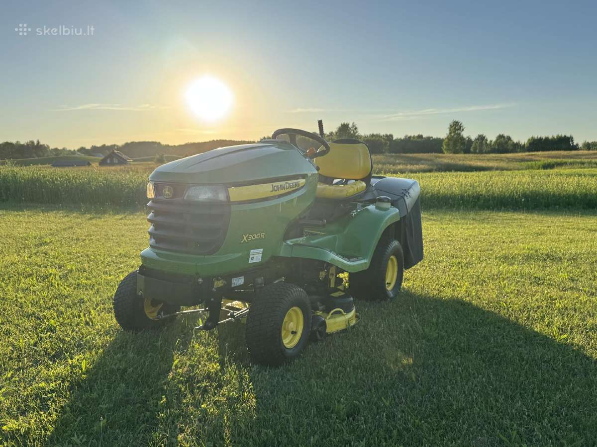 John Deere x300r