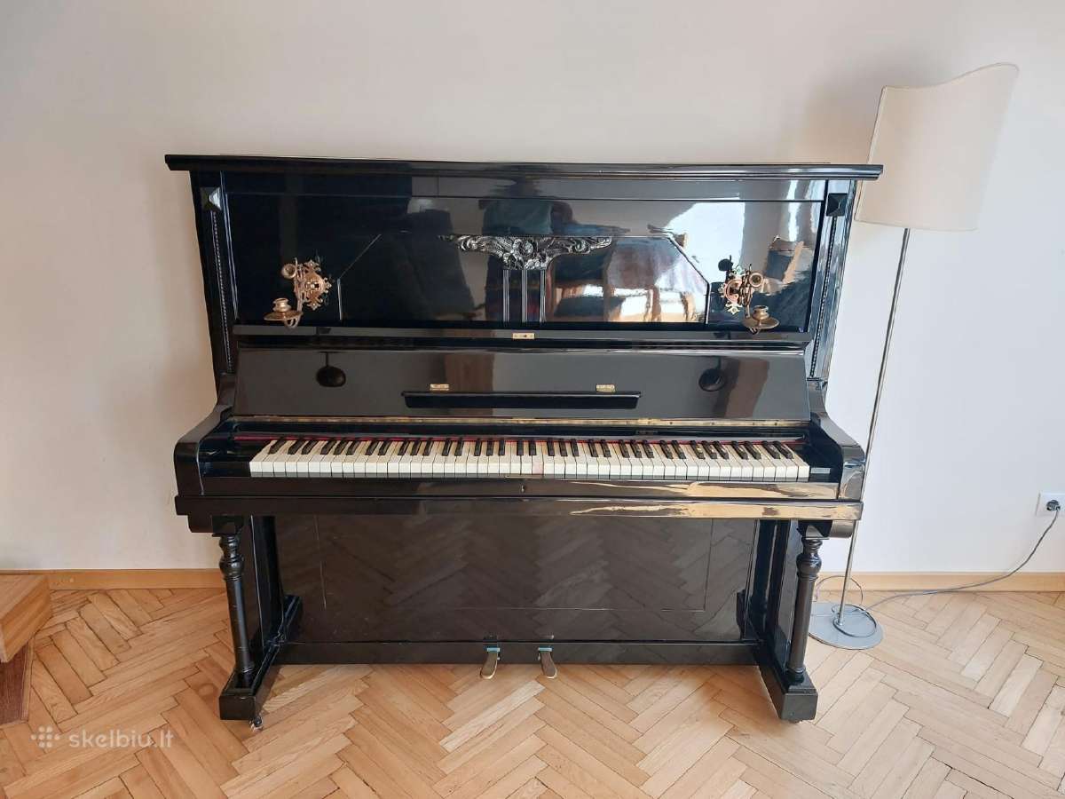 Antikvarinis pianinas