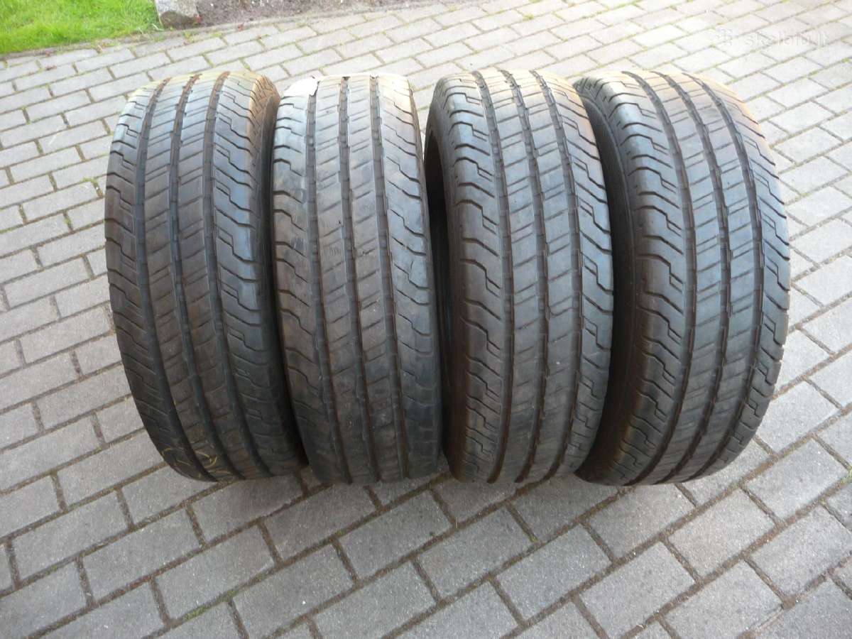 Parduodu krovininio mikroautobuso padangas 215/70r