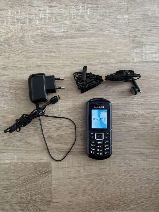 Samsung E2370