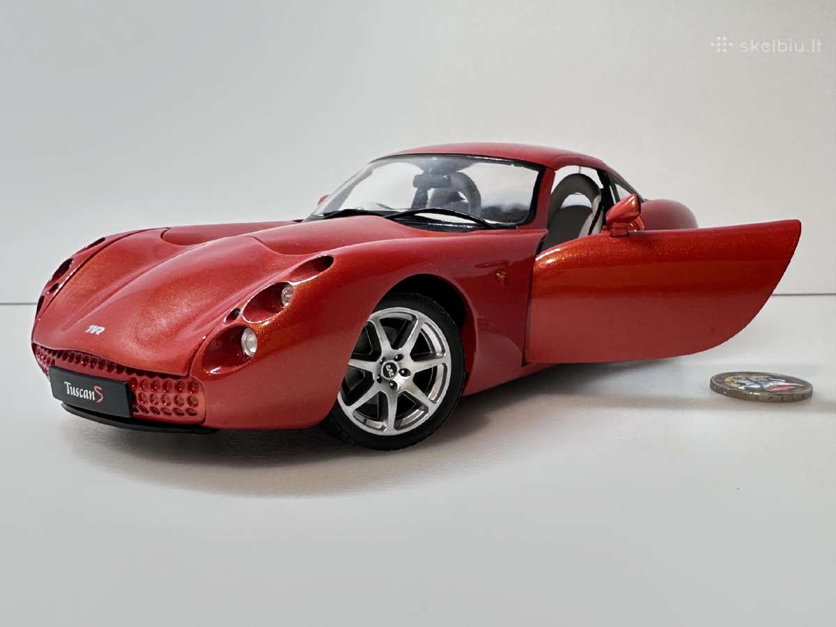 Tvr Tuscan S oranžinė 1:18 Revell [tik modelis]