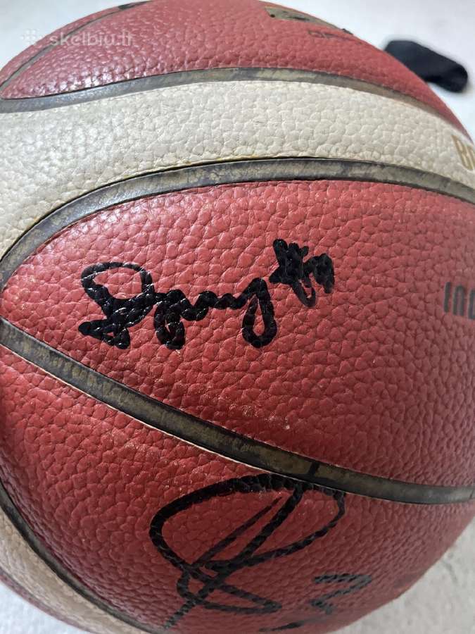 Kauno „žalgirio“ žaidėjų autografai ant kamuolio - nuotraukos Nr. 2