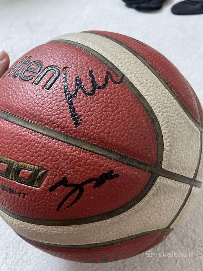 Kauno „žalgirio“ žaidėjų autografai ant kamuolio - nuotraukos Nr. 4