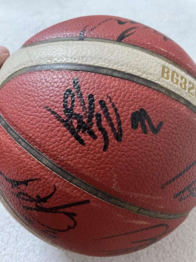 Kauno „žalgirio“ žaidėjų autografai ant kamuolio - nuotraukos Nr. 8