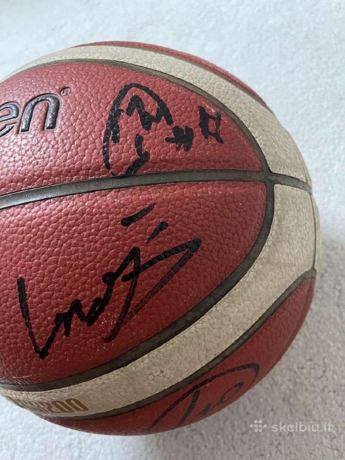 Kauno „žalgirio“ žaidėjų autografai ant kamuolio - nuotraukos Nr. 9