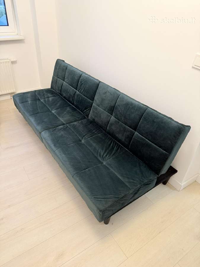 Super Kaina: tamsiai žalia aksominė sofa-lova