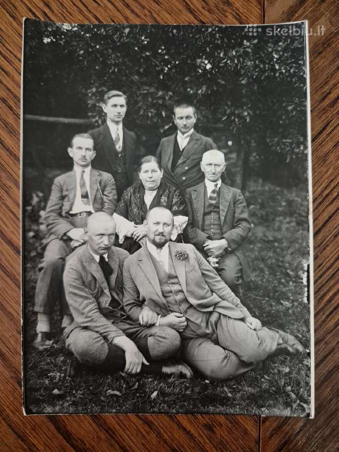 Balys Sruoga su šeima perfotografuota sena foto