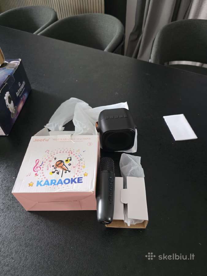 Karaoke su kolonele ir 2 migrafonas