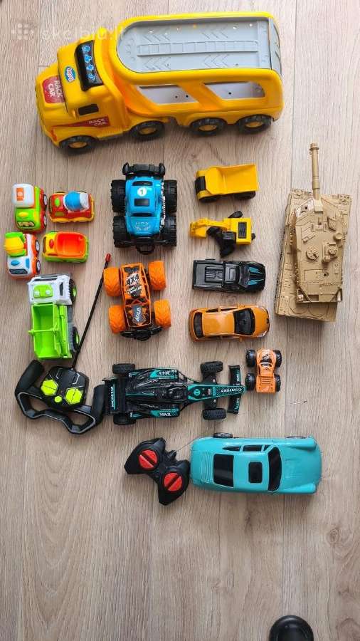 Parduodamas vaikiškų Vaikiškų automobilių rinkinys