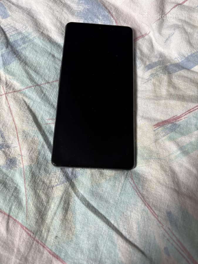 Poco F4 GT 5G pigiau (įskilęs galinis stiklas)