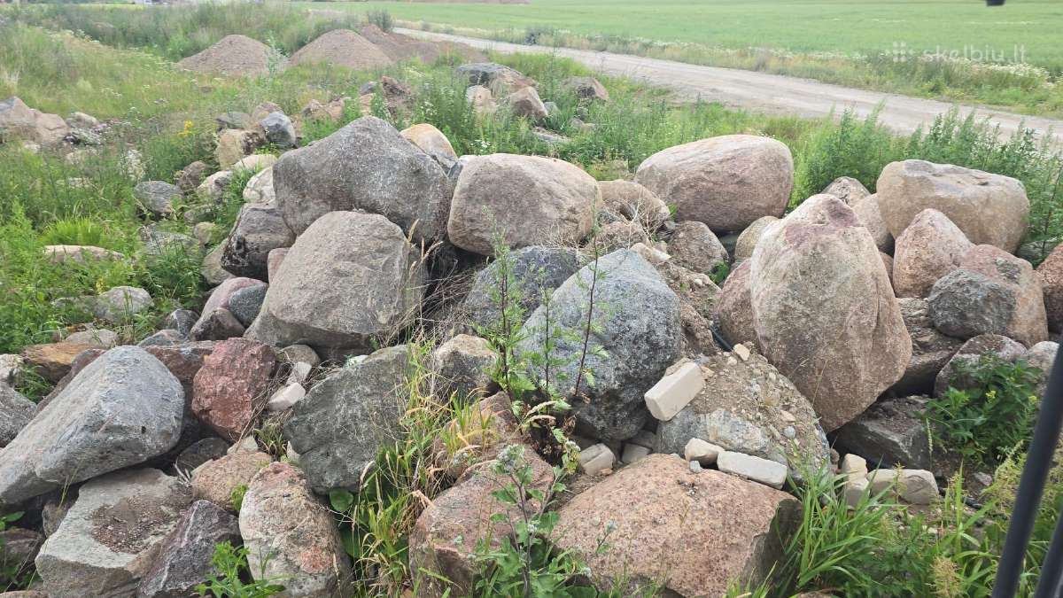 Įvairių dydžių lauko akmenys - nuotraukos Nr. 13