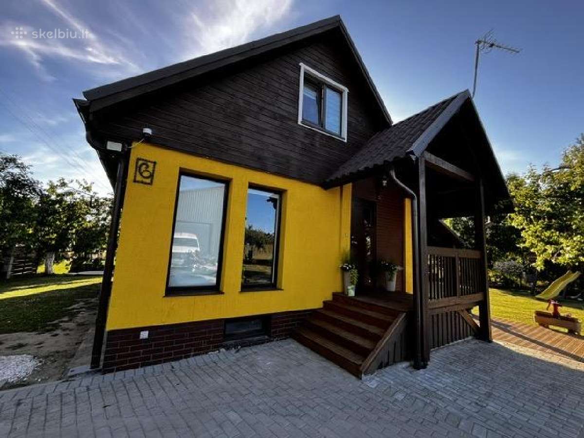 Namas su dirbtuvėmis + saulės elektrinės