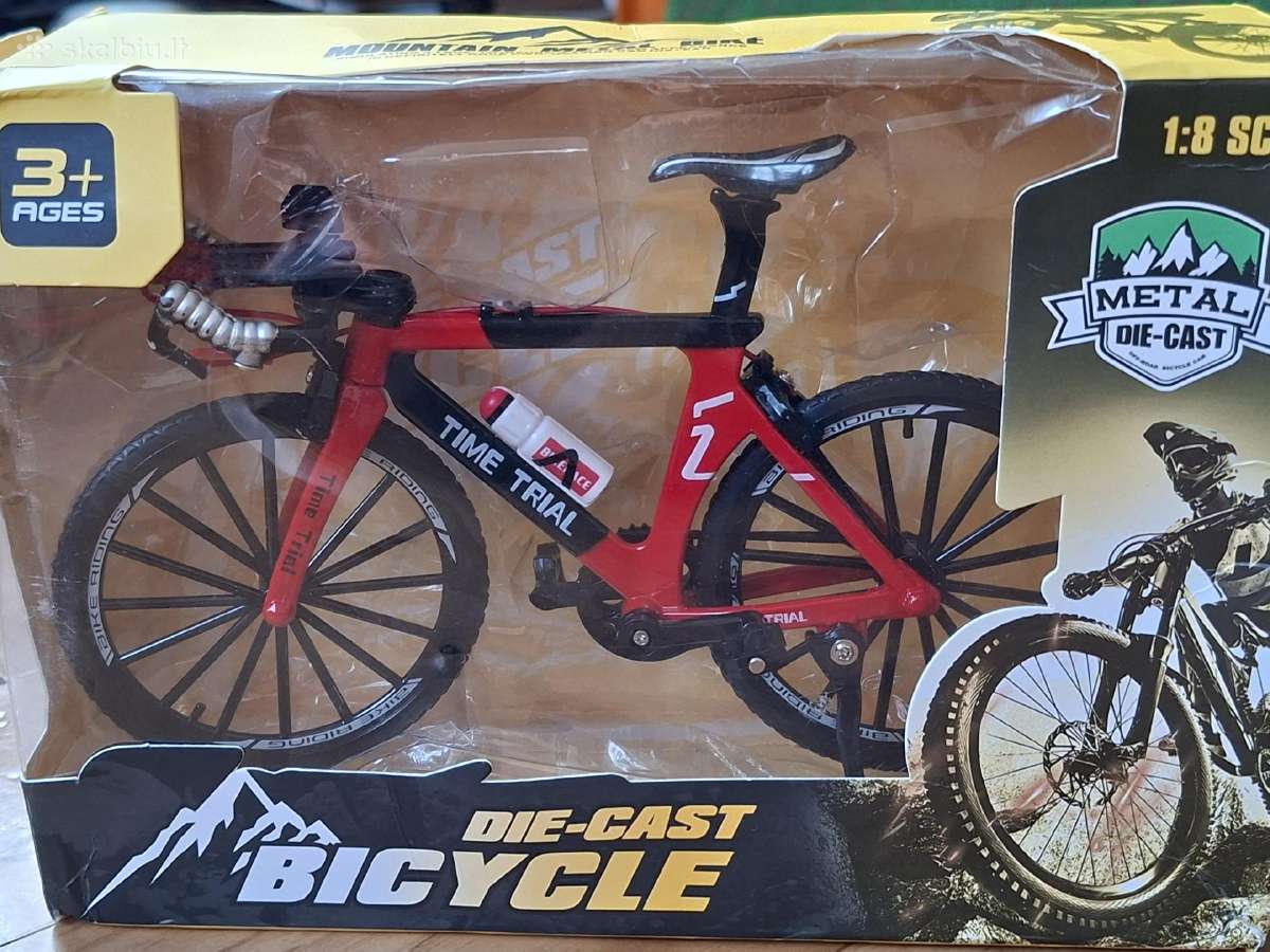 1:8 dviračio modelis