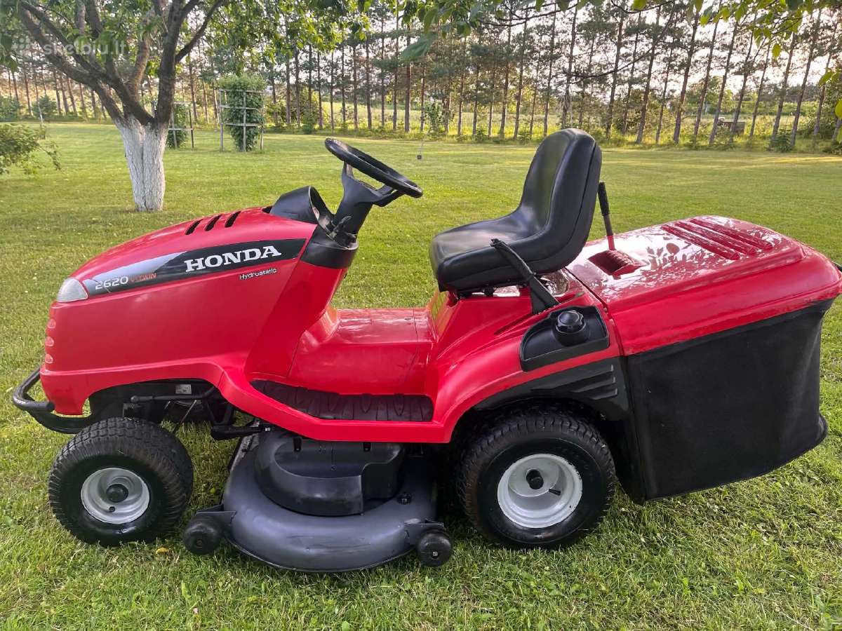 Honda 2620 v twin hydrostatic