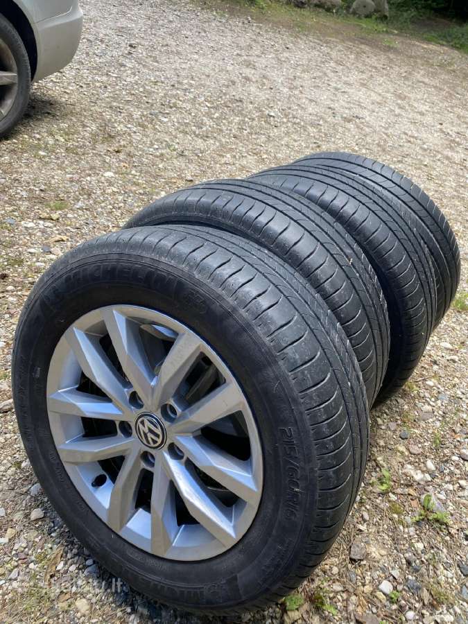 Padangos Michelin 215/60 R16 su ratlankiais