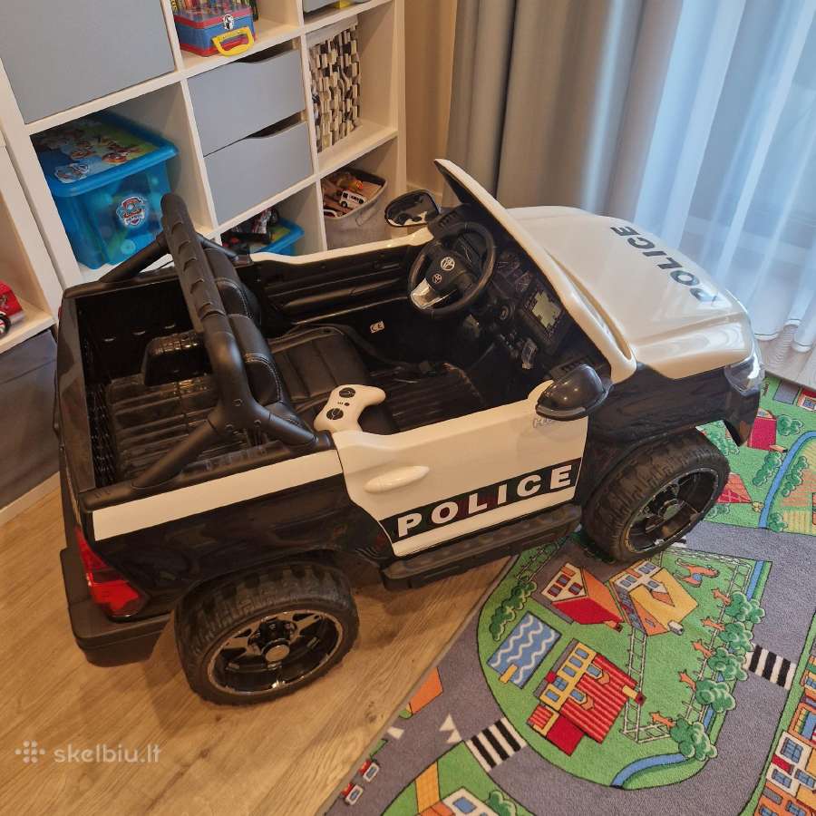 Parduodamas vaikiškas automobilis