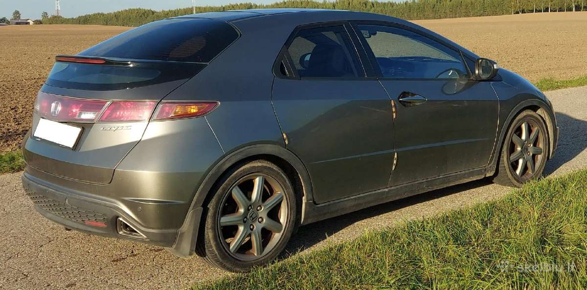 Honda Civic VIII (hedžbekas); 2007; 1,8l benzinas;