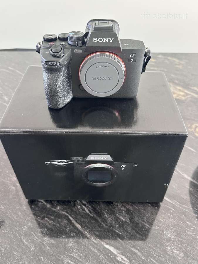 Sony A7 Iv Body su Sigma Af 24-70mm F/2.8 Dg Dn II