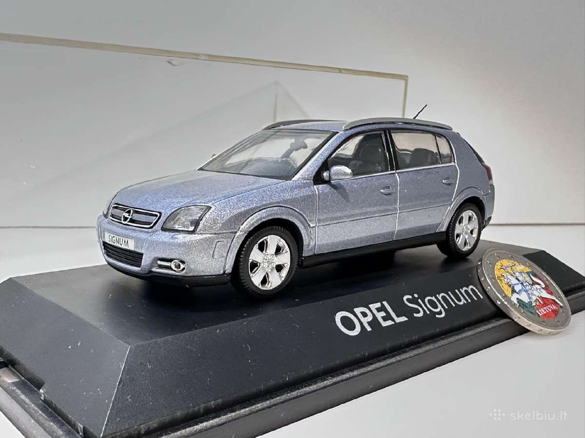 Opel Signum pilka 1:43 Schuco [klijuotas ratas]