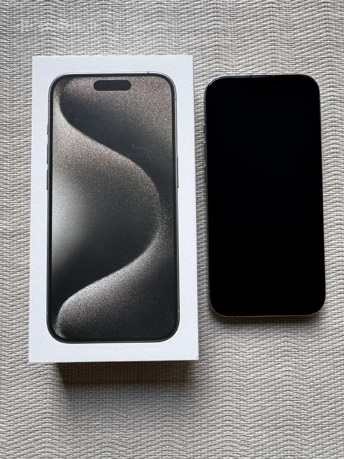 iPhone 15 pro 256gb natural titanium