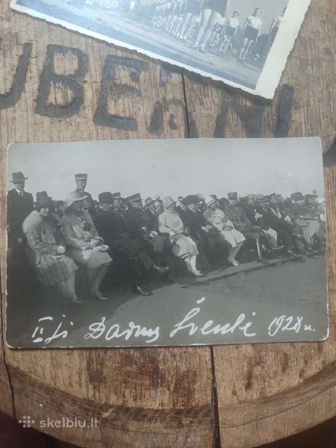 Tarpukario nuotraukos dainų šventė