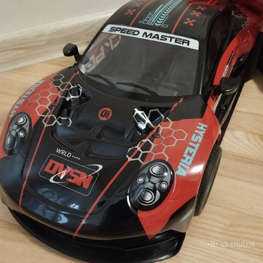 Įkraunamas radijo bangomis valdomas automobilis - nuotraukos Nr. 3