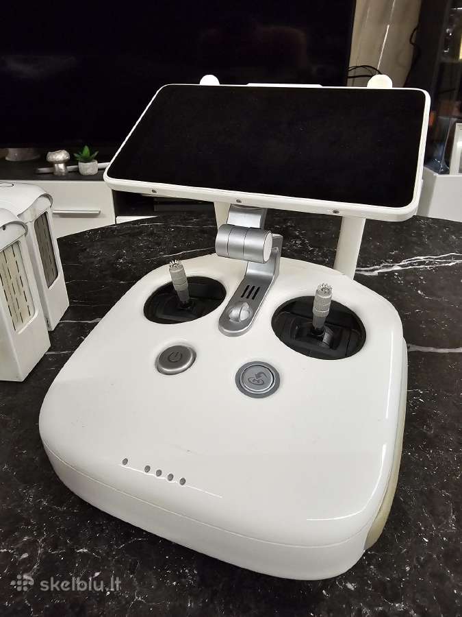 Parduodu Dji Phantom 4 Pro su 5 baterijomis - nuotraukos Nr. 8
