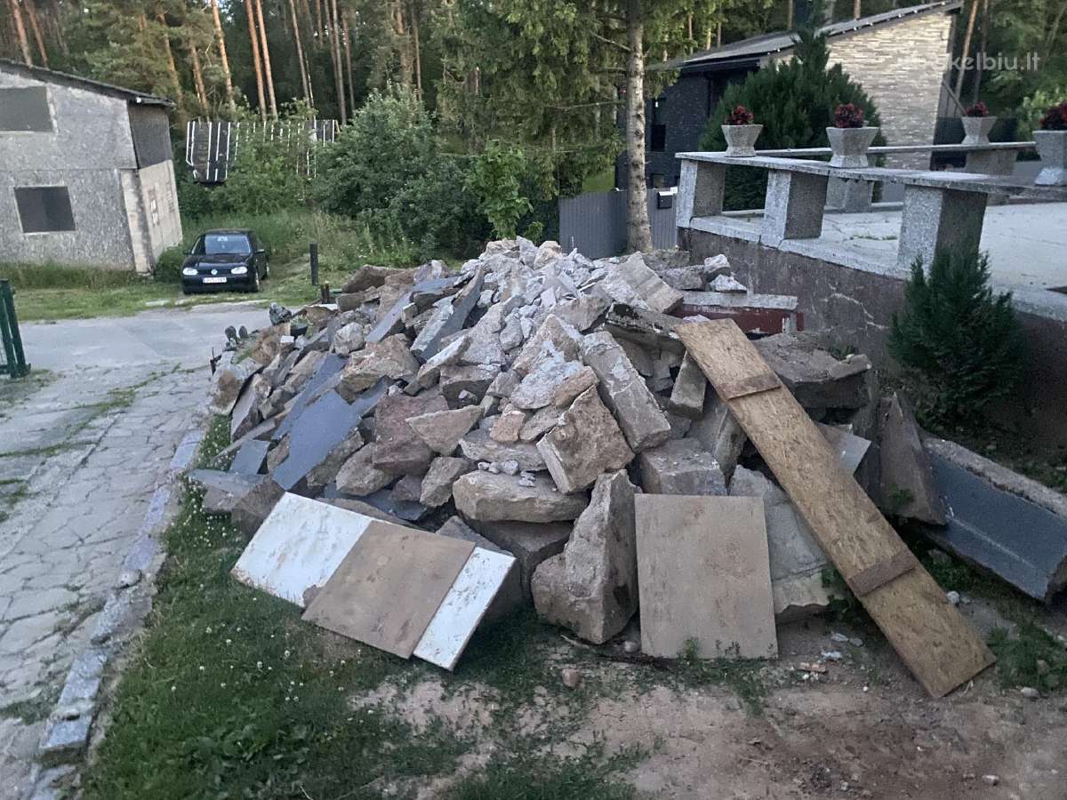 Gruzas dovanoju prisidesiu € išvezant Lapiu sen - nuotraukos Nr. 2
