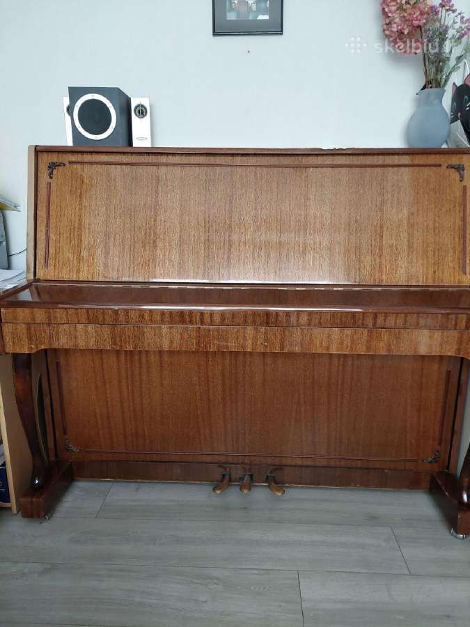 Pianinas Lyrika