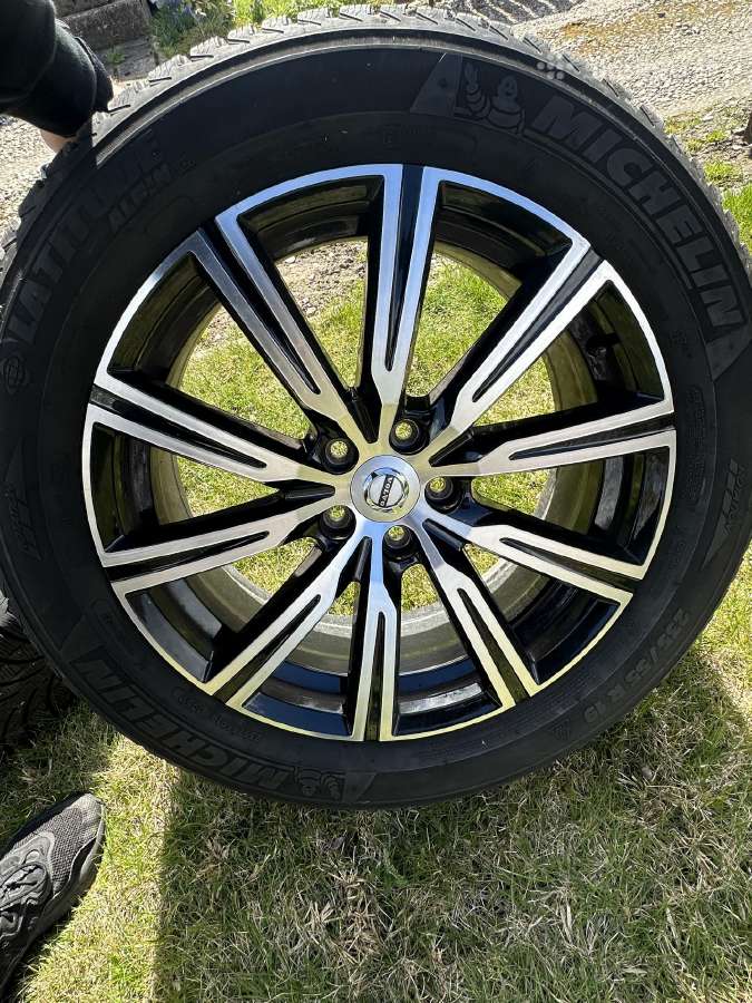Volvo r19 originalūs ratai